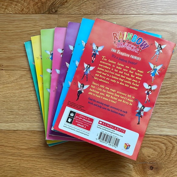 Rainbow Magic: The Fashion Fairies Collection - Picture 6 of 6